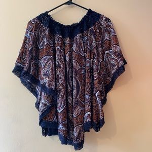 Flowy Patterned Women's Blouse NWT